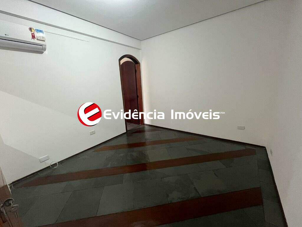 Sala para aluguel no Centro: 