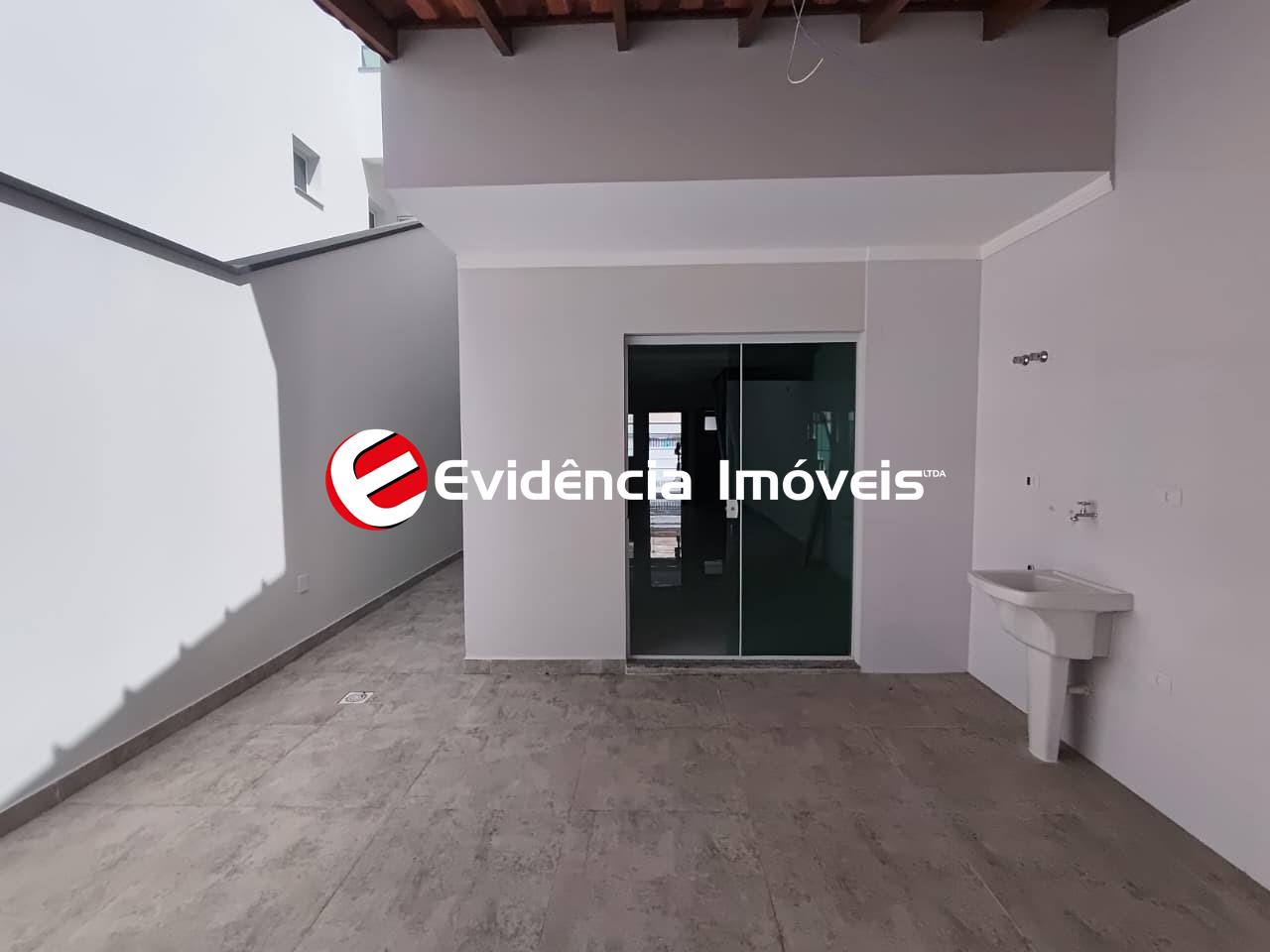 Sobrado à venda no Vila Scarpelli: 