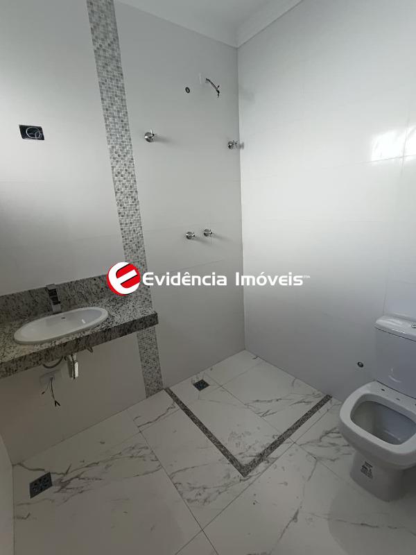 Sobrado à venda no Vila Scarpelli: 