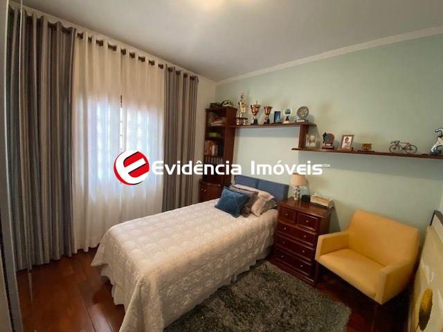 Sobrado à venda no Vila Scarpelli: 