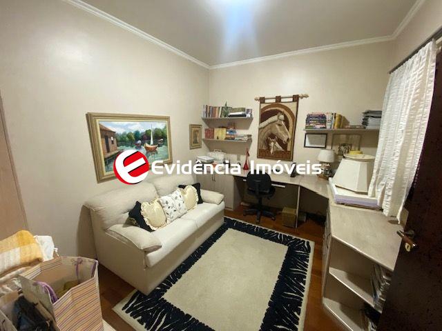 Sobrado à venda no Vila Scarpelli: 