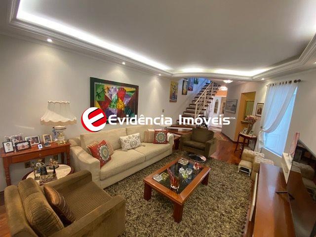 Sobrado à venda no Vila Scarpelli: 