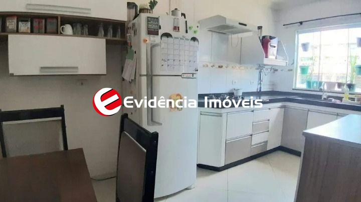 Sobrado à venda no Jardim Ocara: 