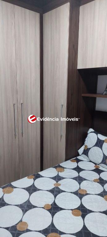 Apartamento à venda no Vila Scarpelli: 