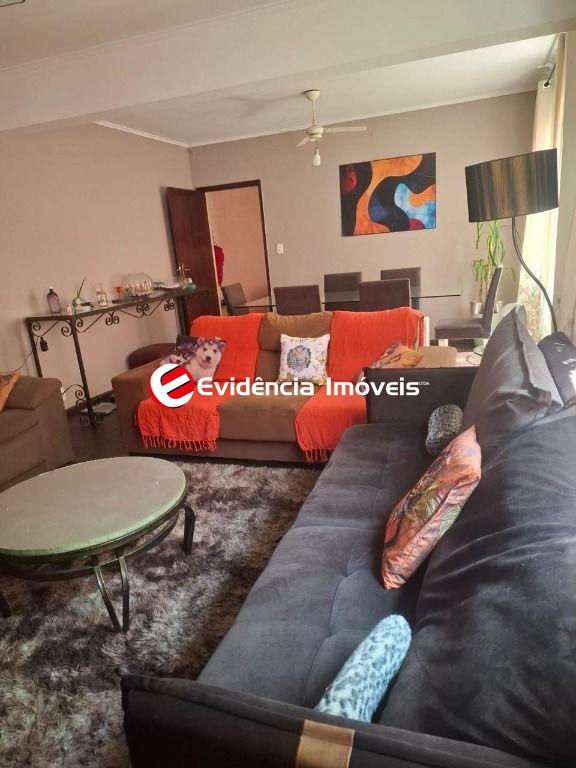 Sobrado à venda no Campestre: 