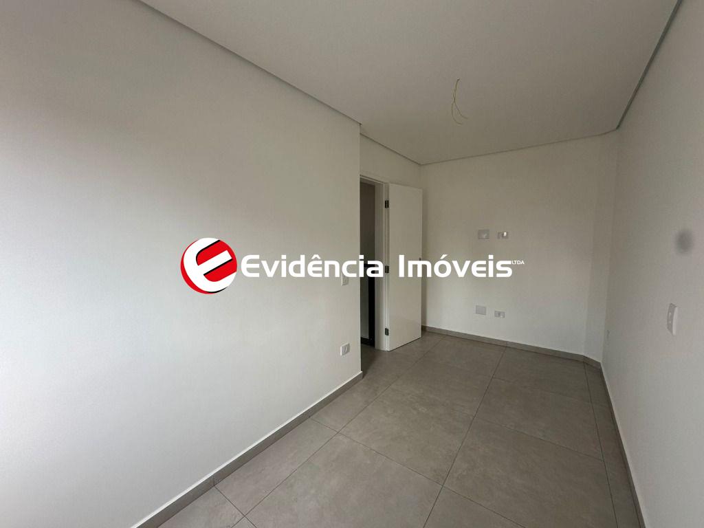 Sobrado à venda no Vila Scarpelli: 