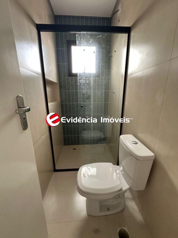 Sobrado à venda no Vila Scarpelli: 