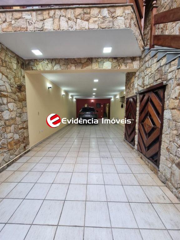 Sobrado à venda no Santa Maria: 