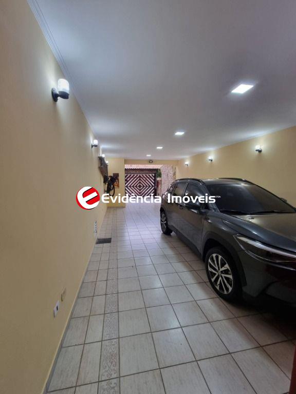 Sobrado à venda no Santa Maria: 