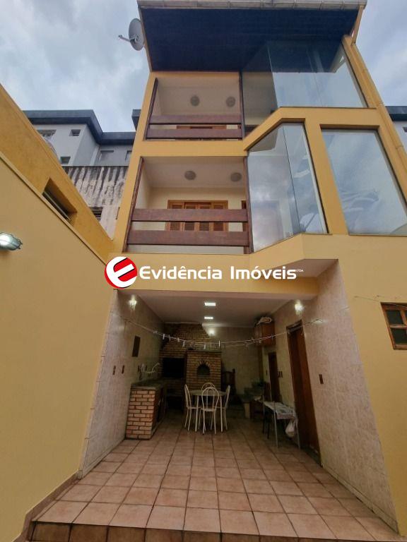 Sobrado à venda no Santa Maria: 