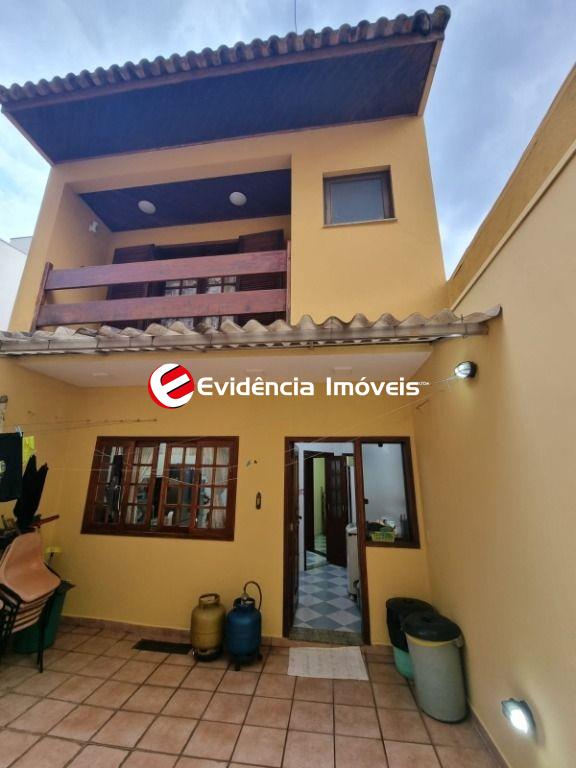 Sobrado à venda no Santa Maria: 