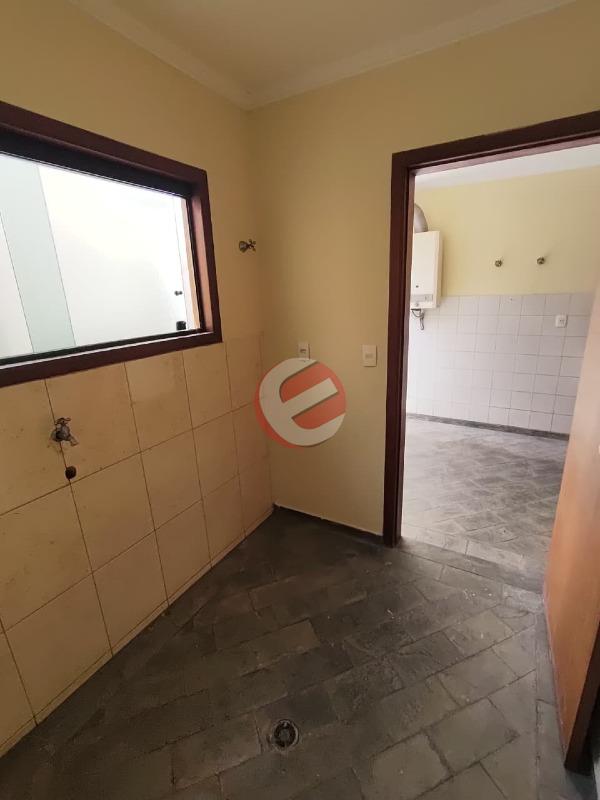 Sobrado à venda no Vila Scarpelli: 