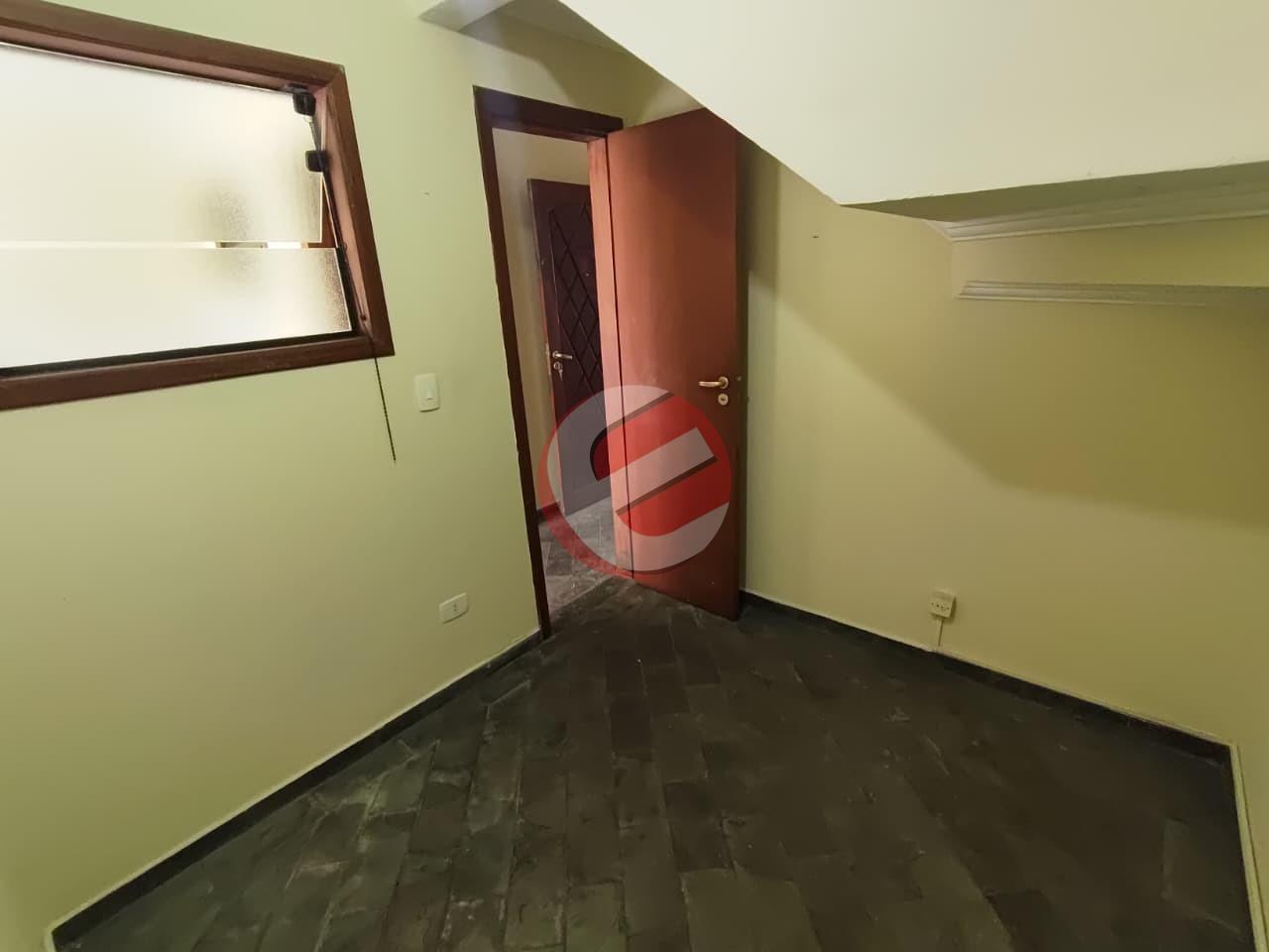 Sobrado à venda no Vila Scarpelli: 