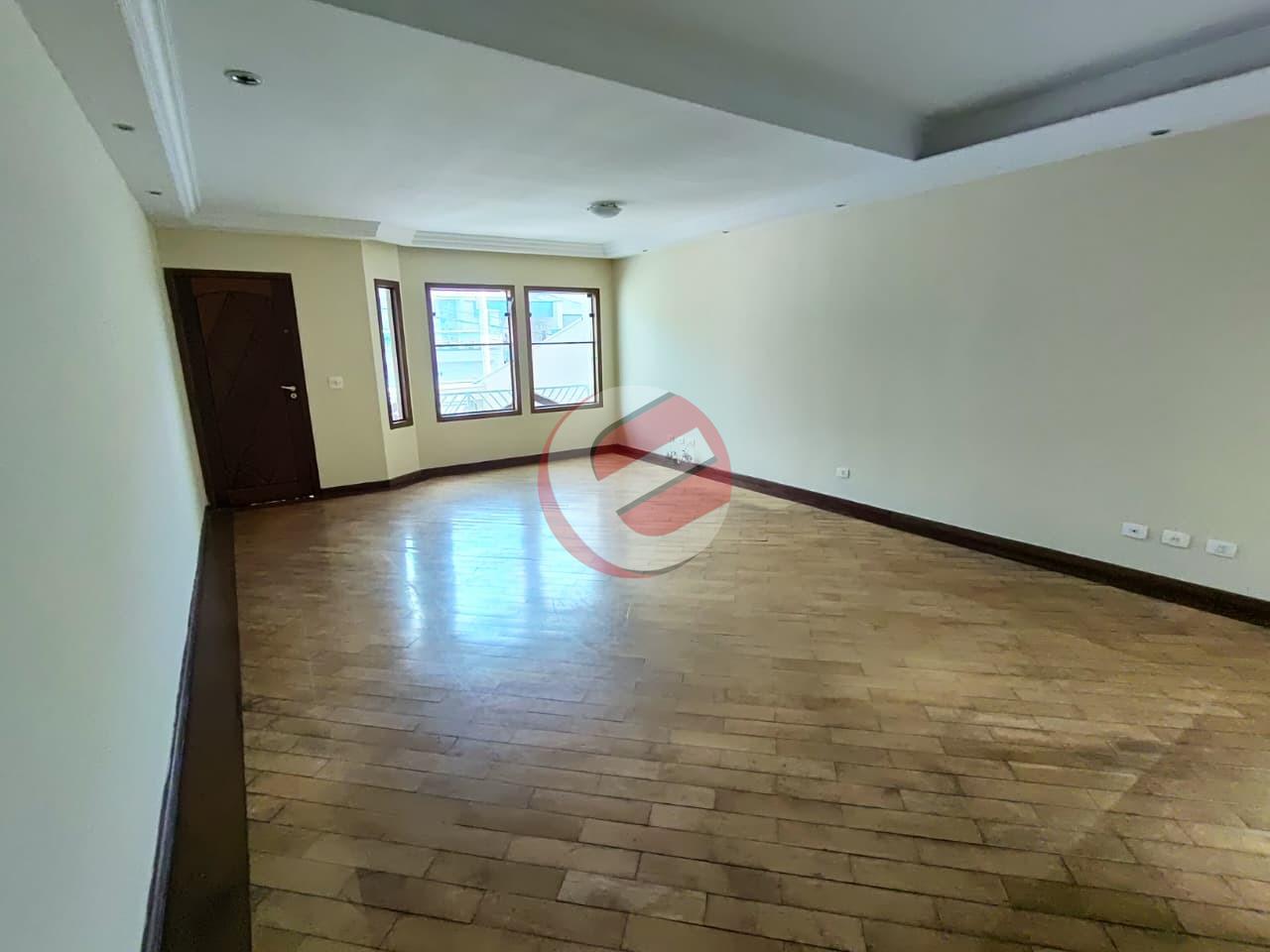 Sobrado à venda no Vila Scarpelli: 