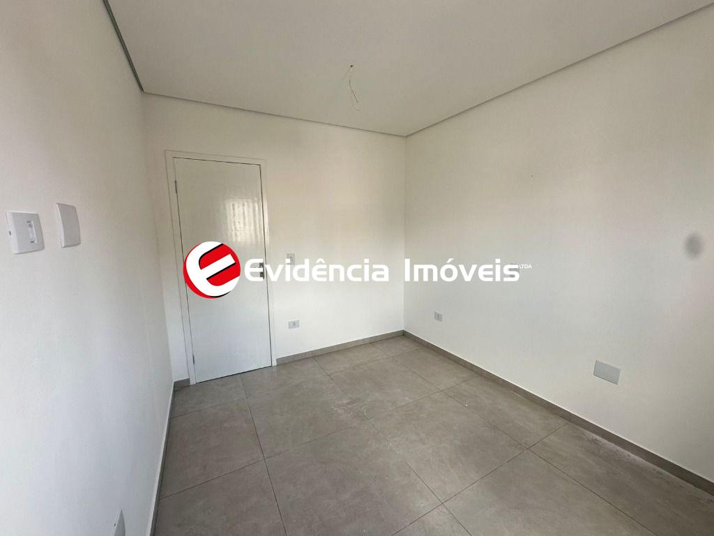 Sobrado à venda no Vila Scarpelli: 