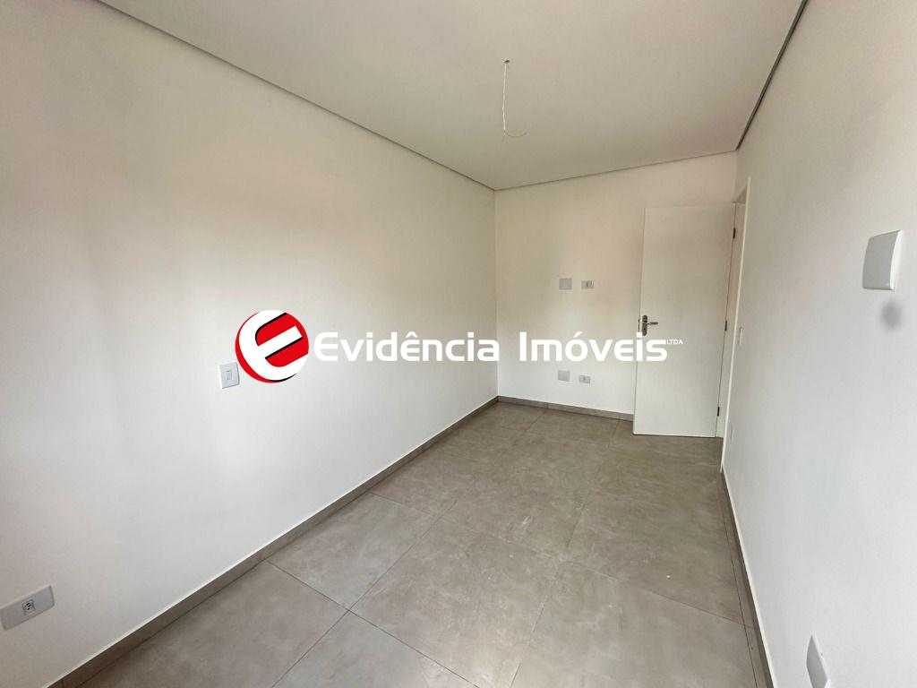 Sobrado à venda no Vila Scarpelli: 