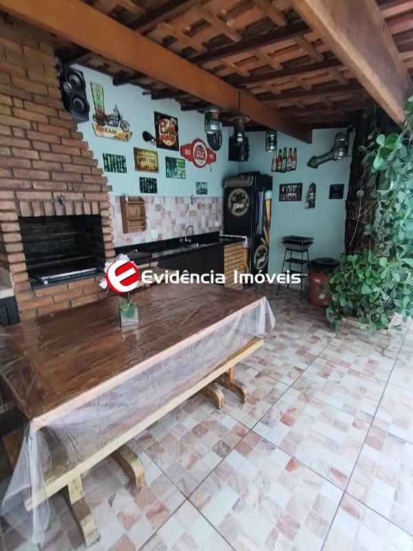 Sobrado à venda no Vila Scarpelli: 