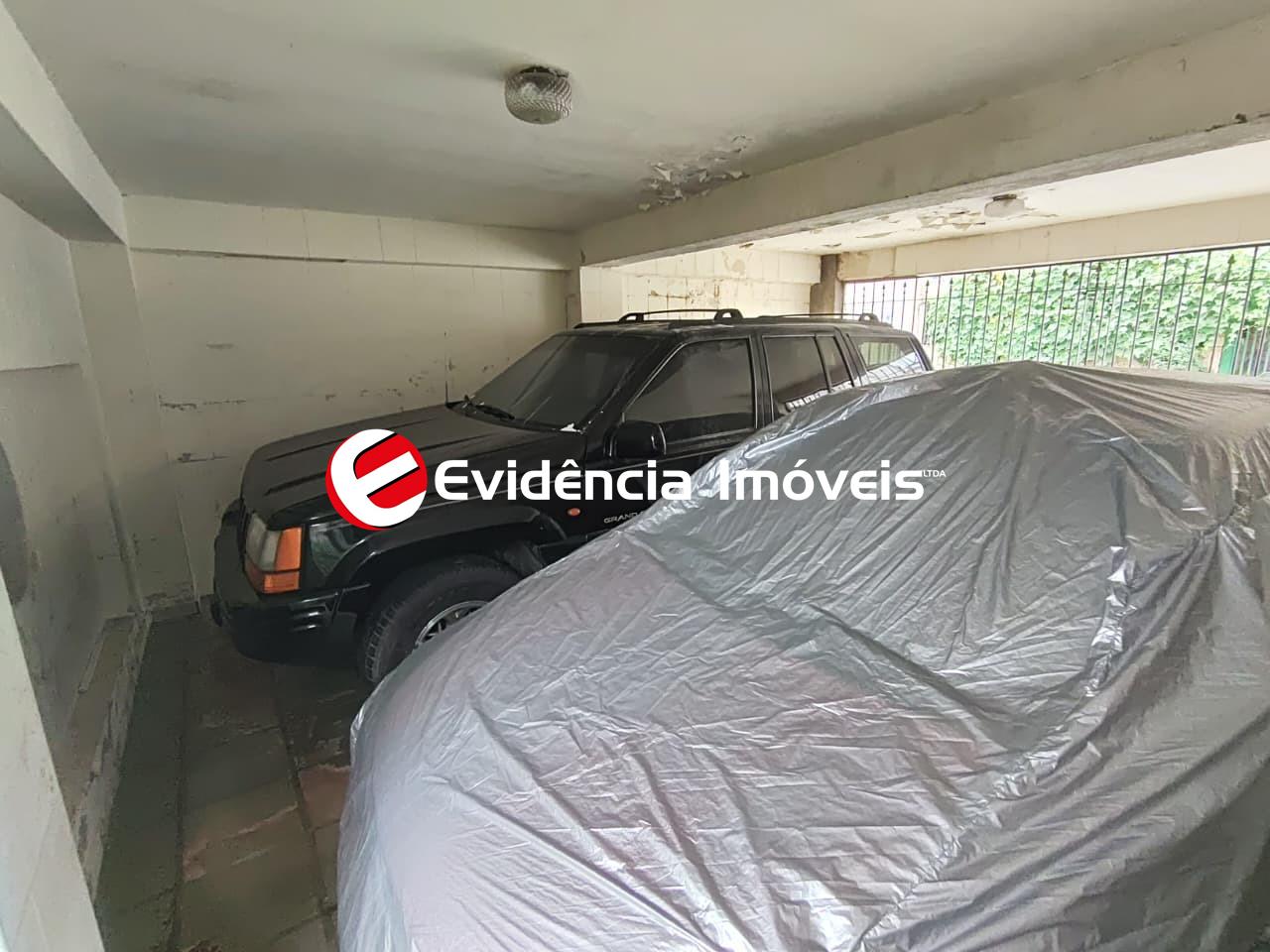 Casa à venda no Vila Scarpelli: garagem