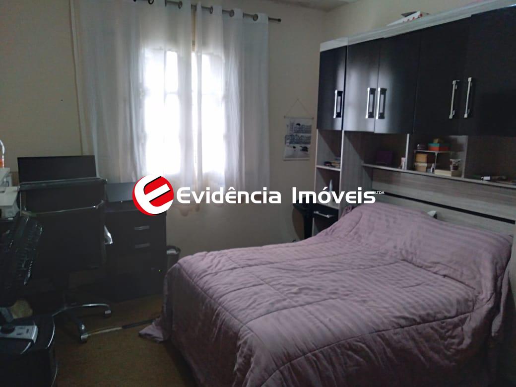 Sobrado à venda no Vila Scarpelli: 