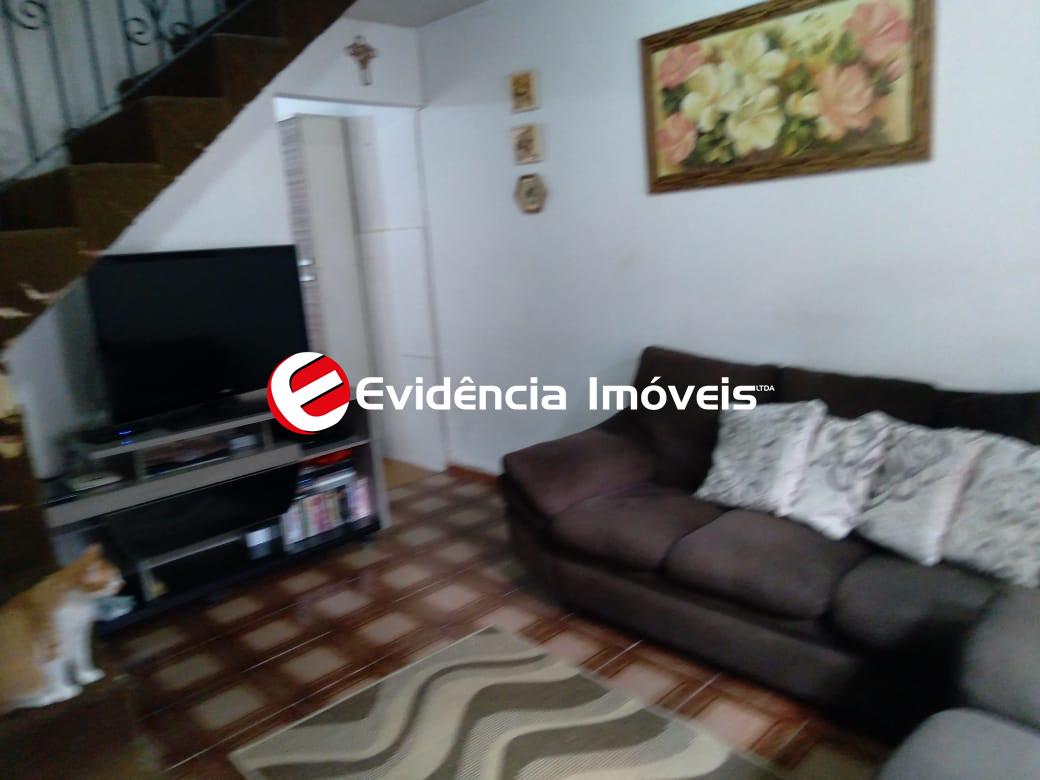 Sobrado à venda no Vila Scarpelli: 