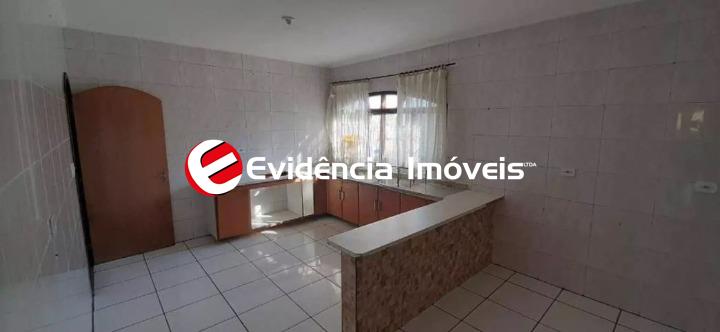 Sobrado à venda no Vila Scarpelli: 