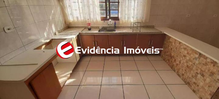 Sobrado à venda no Vila Scarpelli: 