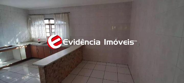 Sobrado à venda no Vila Scarpelli: 