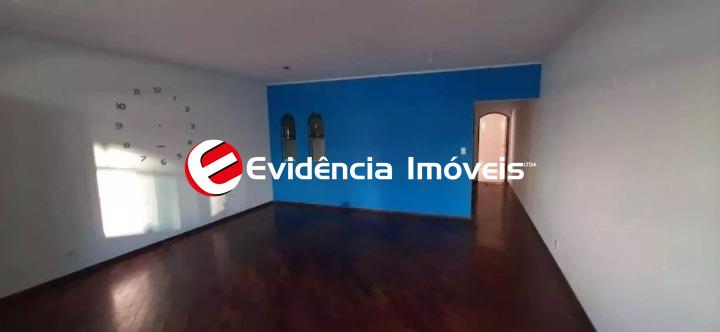 Sobrado à venda no Vila Scarpelli: 