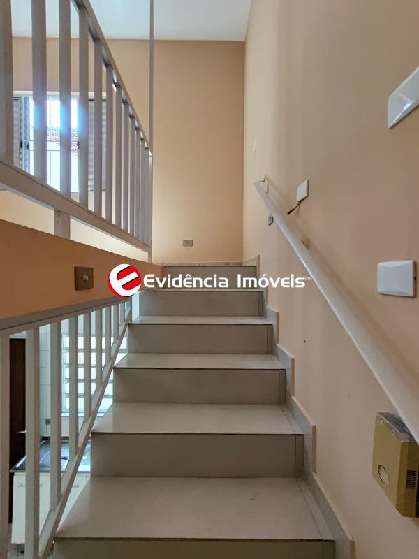 Sobrado à venda no Jardim Telles de Menezes: 