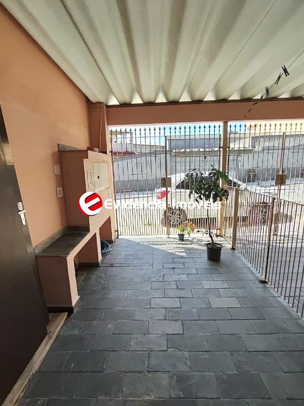 Sobrado à venda no Jardim Telles de Menezes: 