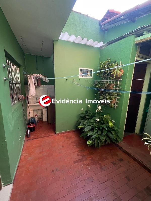 Sobrado à venda no Vila Scarpelli: 