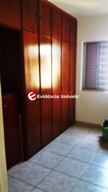 Apartamento à venda no Vila Tupi: 