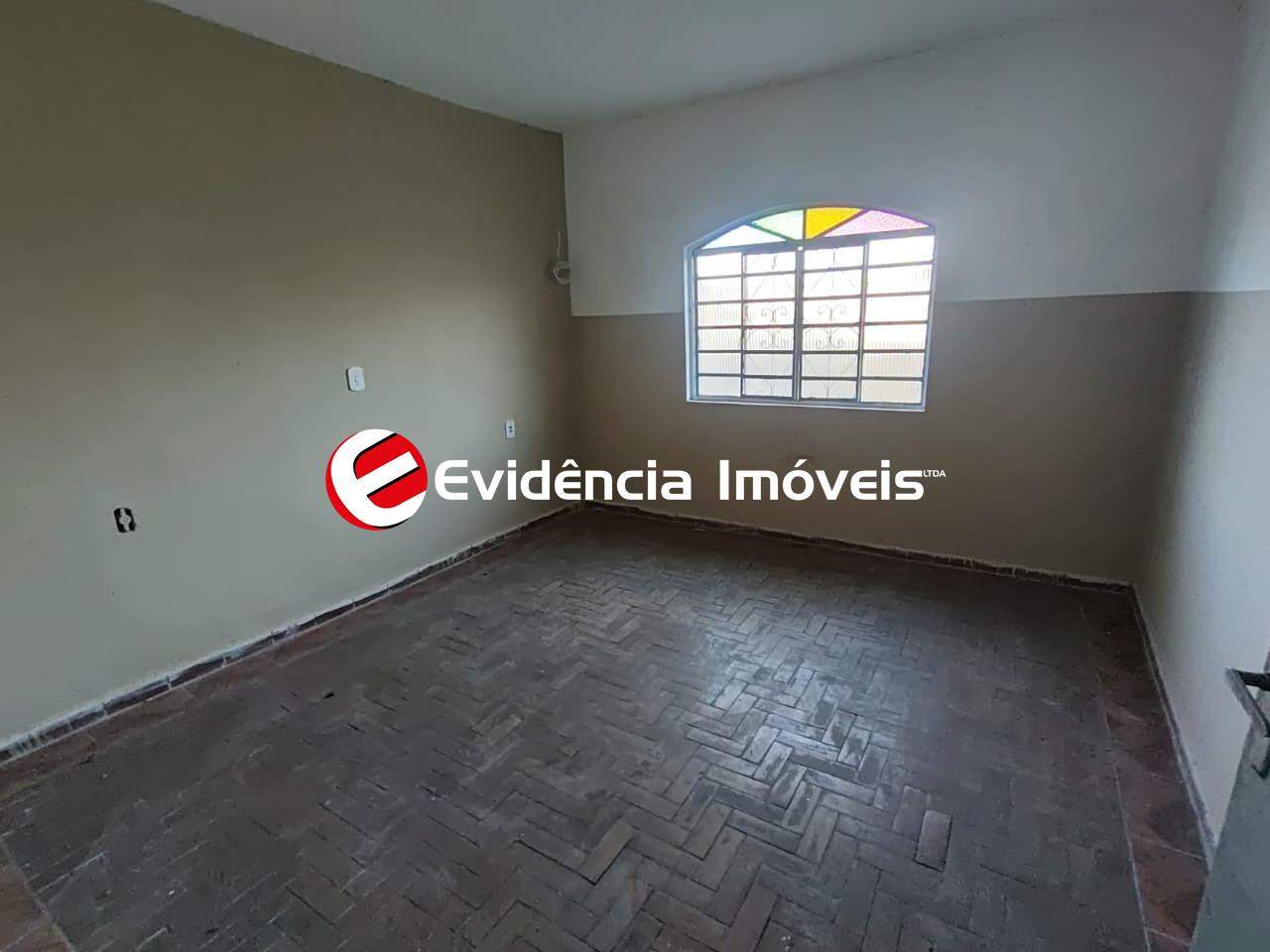 Sobrado à venda no Jardim Alvorada: casa 1 - quarto