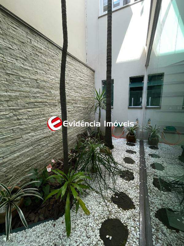Sobrado à venda no Vila Scarpelli: 