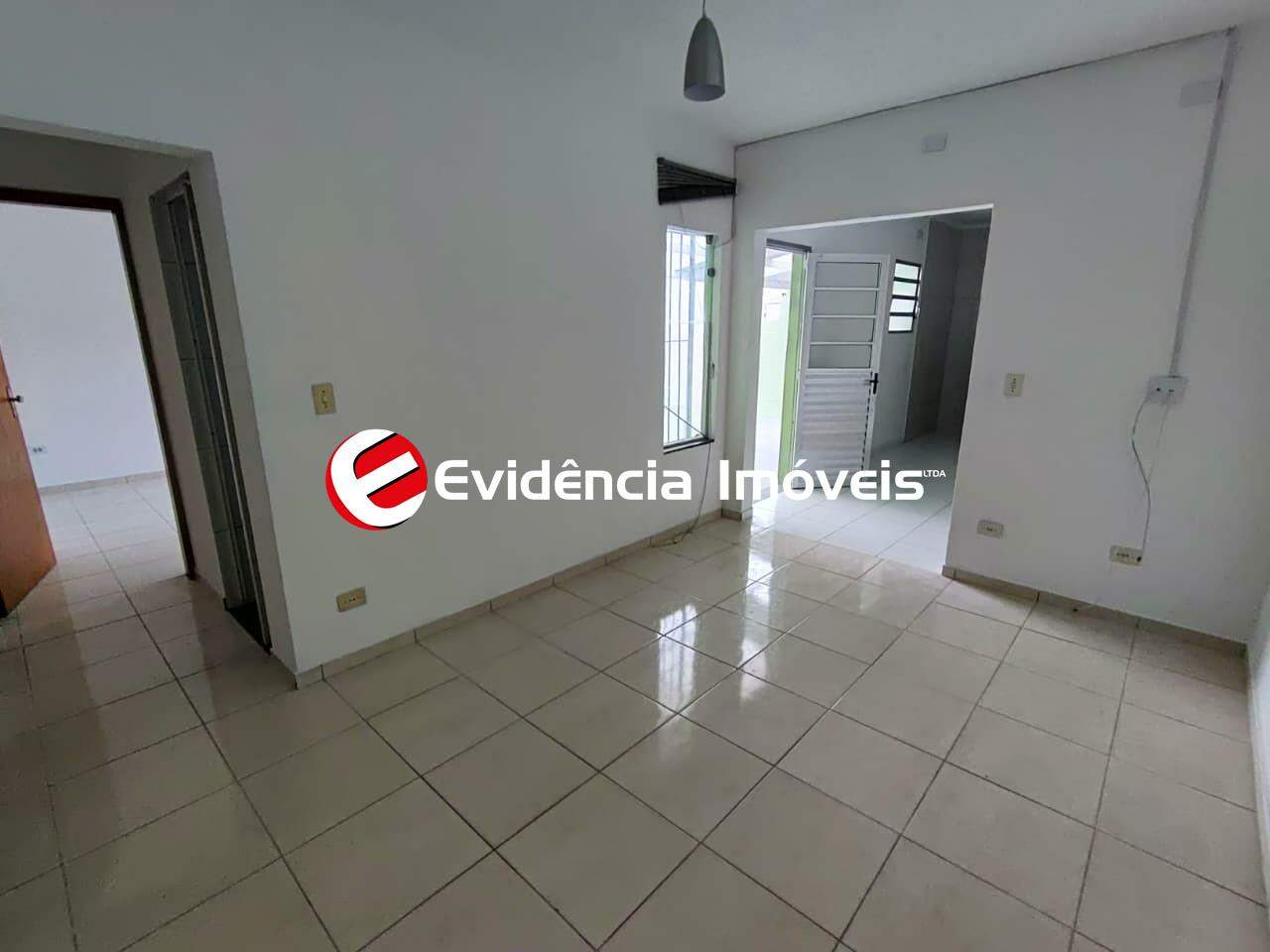 Casa para aluguel no Jardim Bom Pastor: sala de estar