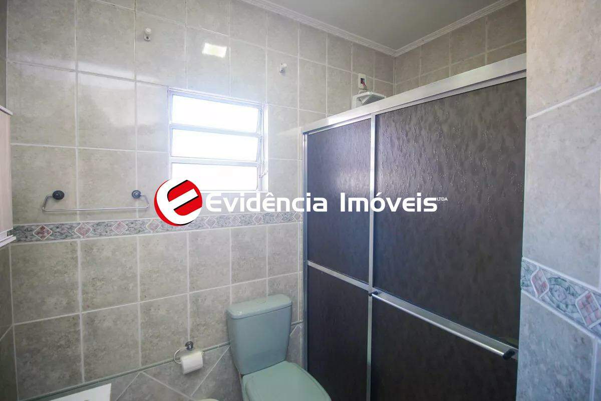 Casa para aluguel no Vila Apiaí: banheiro social edicula