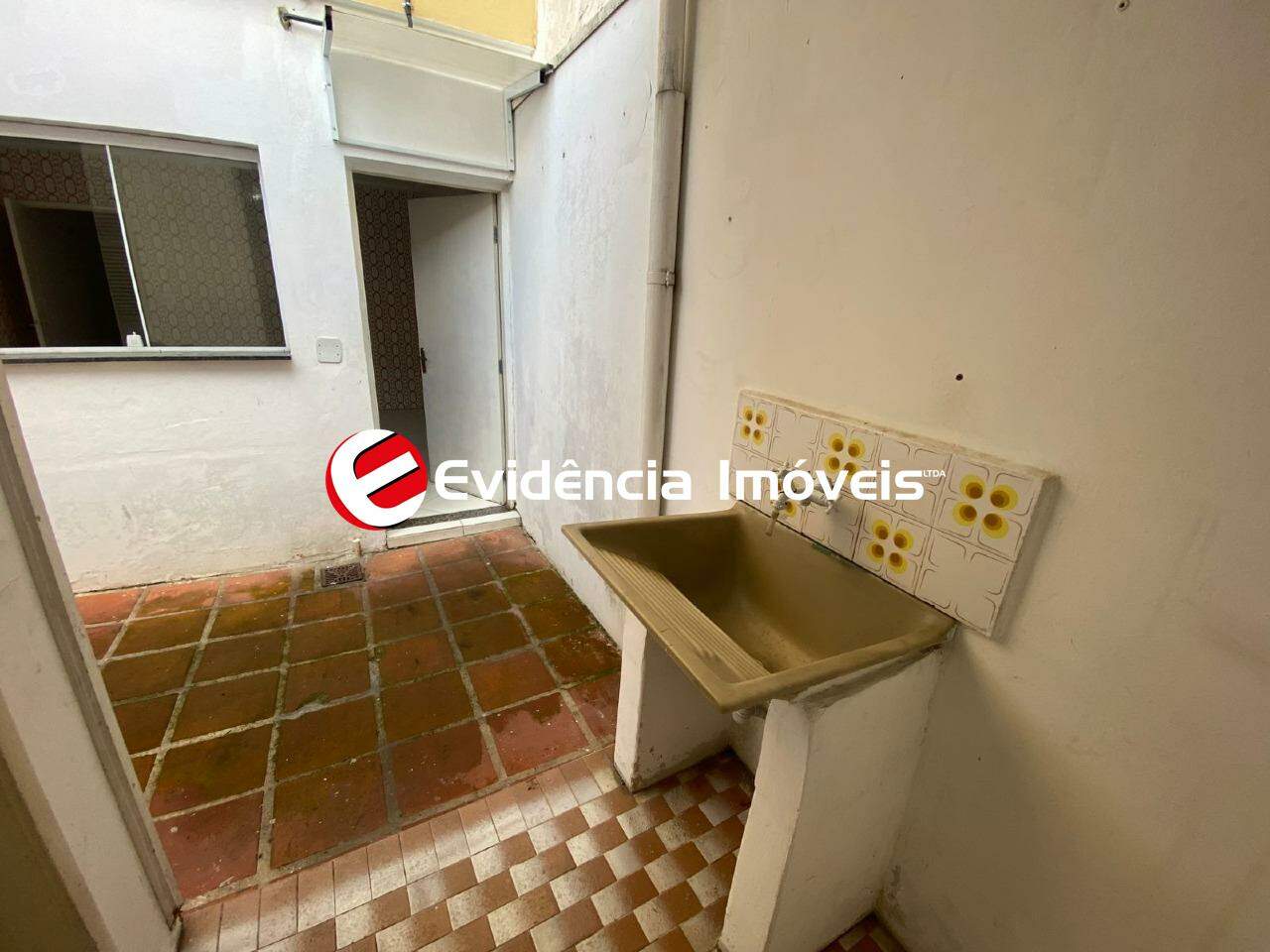 Sobrado para aluguel no Vila Scarpelli: área de serviço