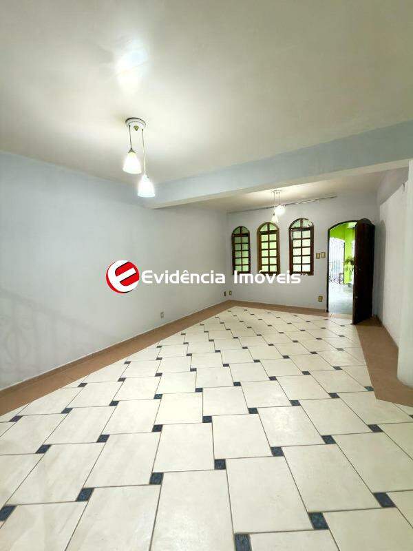 Sobrado à venda no Vila Vitória: 
