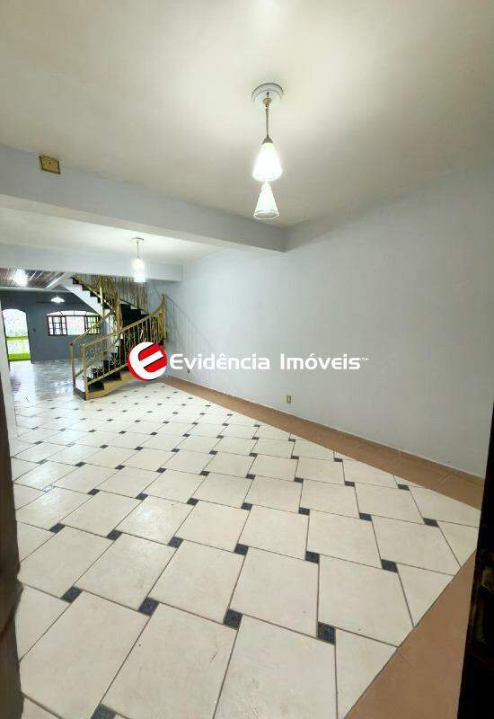 Sobrado à venda no Vila Vitória: 