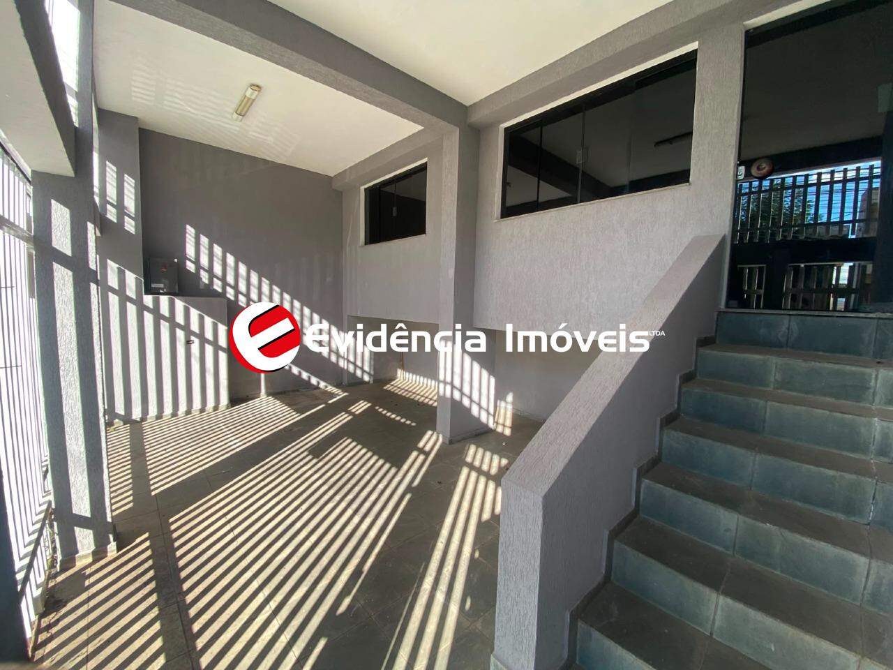 Sobrado à venda no Vila Scarpelli: 