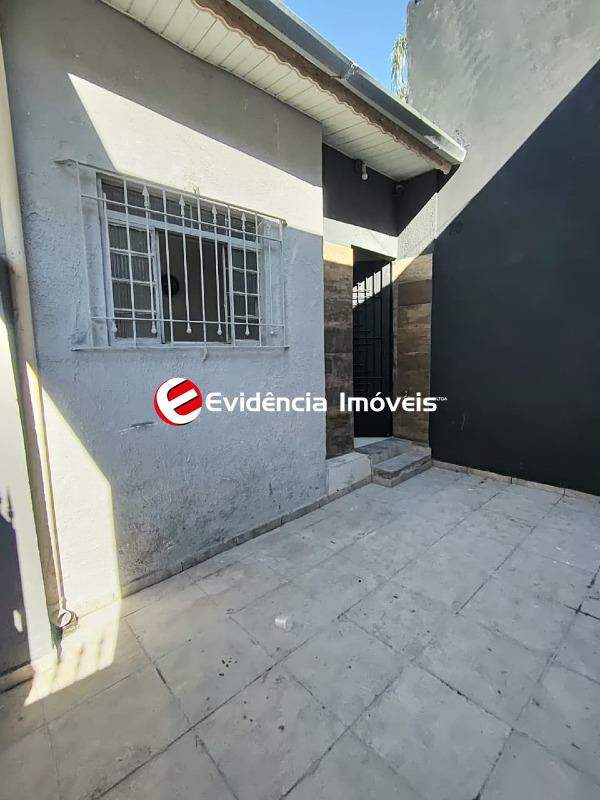 Casa para aluguel no Vila Alice: garagem