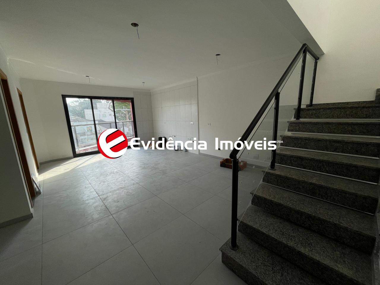 Cobertura à venda no Vila Guiomar: sala / cozinha