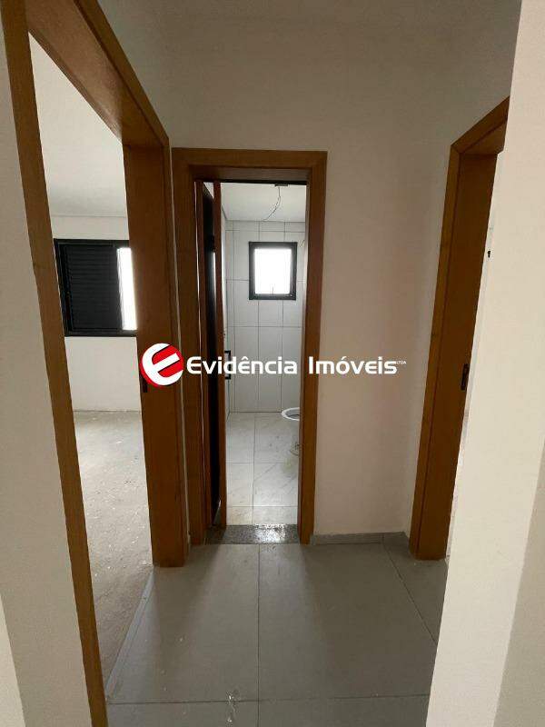 Cobertura à venda no Vila Guiomar: corredor