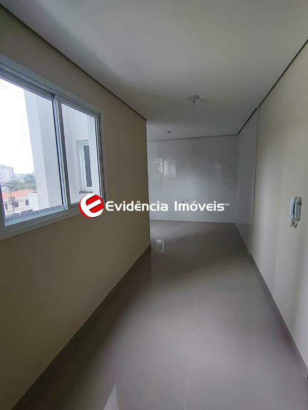Cobertura à venda no Vila Valparaíso: sala