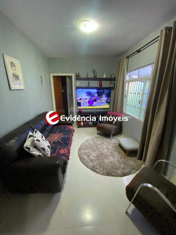 Sobrado à venda no Vila Scarpelli: 