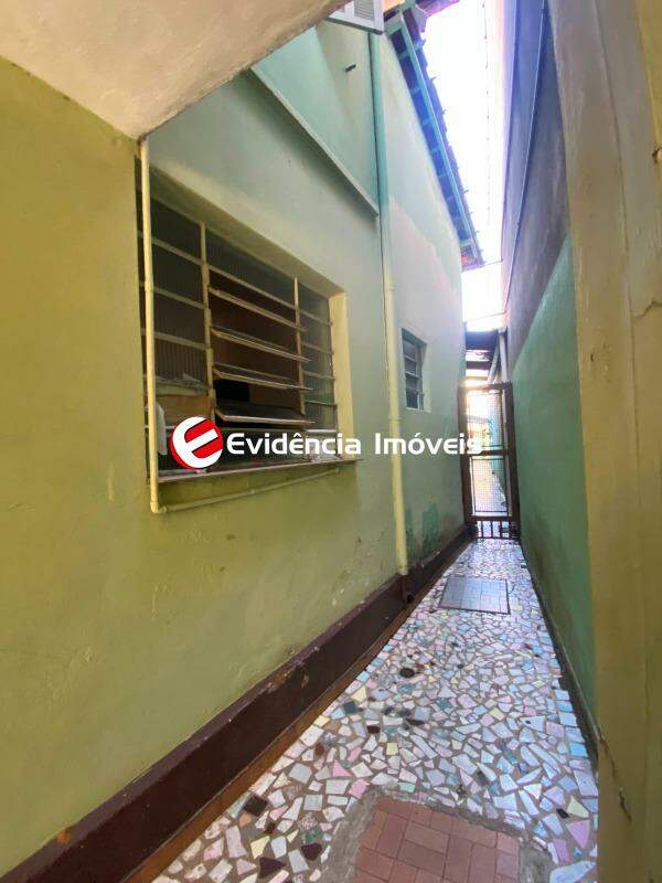 Sobrado à venda no Vila Scarpelli: 