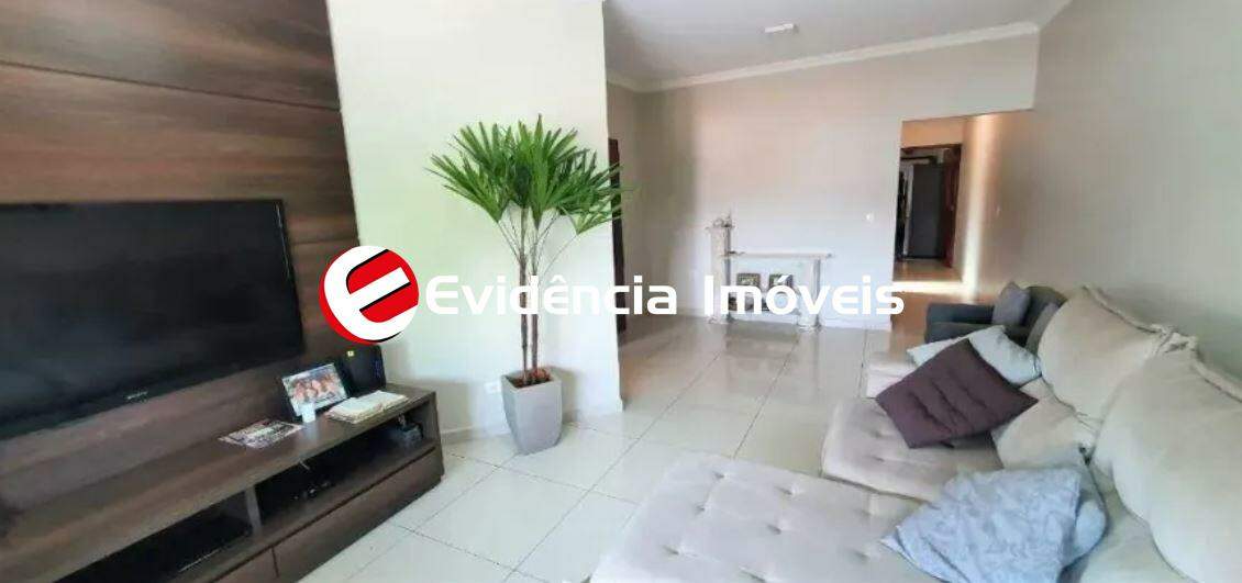 Sobrado à venda no Jardim Stella: 