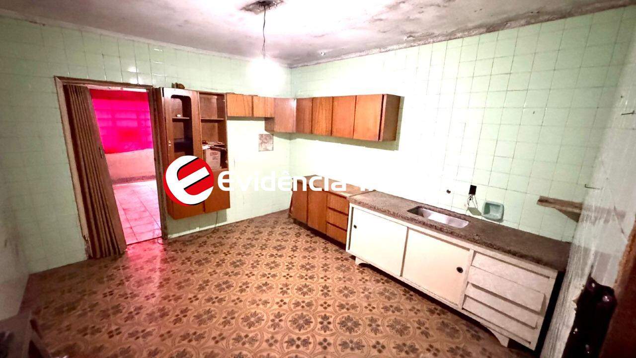 Terreno à venda no Vila Valparaíso: 