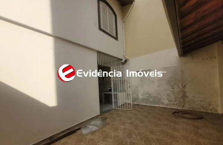 Sobrado à venda no Vila Scarpelli: 