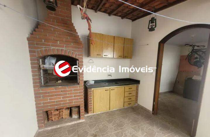 Sobrado à venda no Vila Scarpelli: 